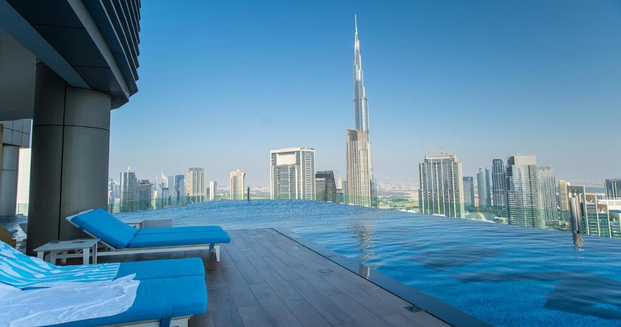 Infinity Pool & Burj Khalifa View L Luxe Paramount Dubai Exterior foto