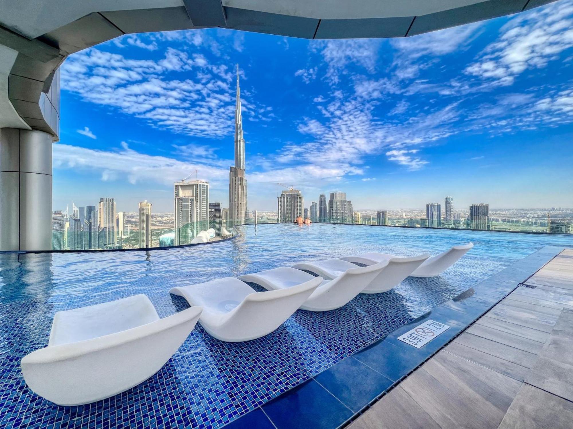 Infinity Pool & Burj Khalifa View L Luxe Paramount Dubai Exterior foto