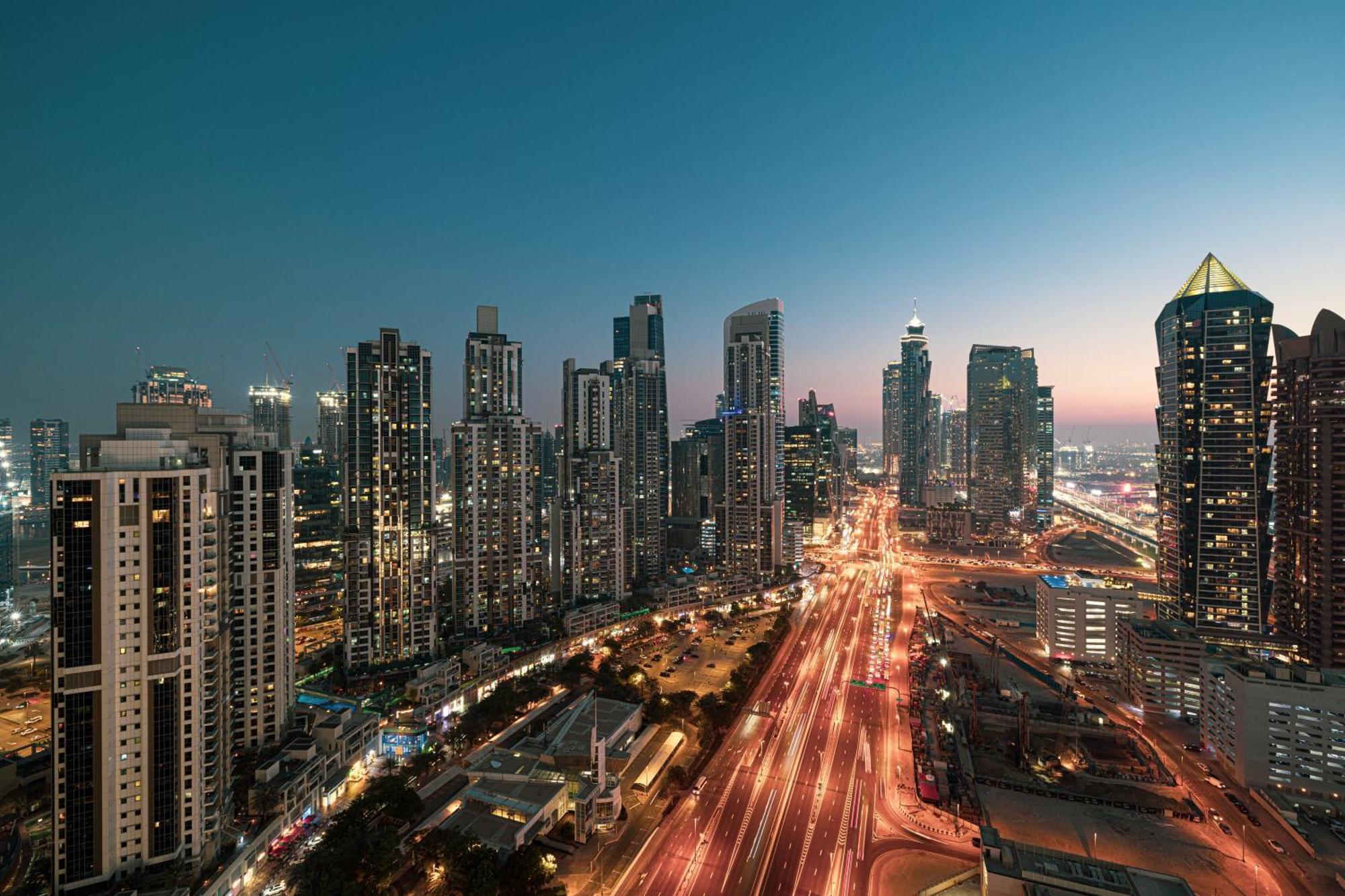 Infinity Pool & Burj Khalifa View L Luxe Paramount Dubai Exterior foto