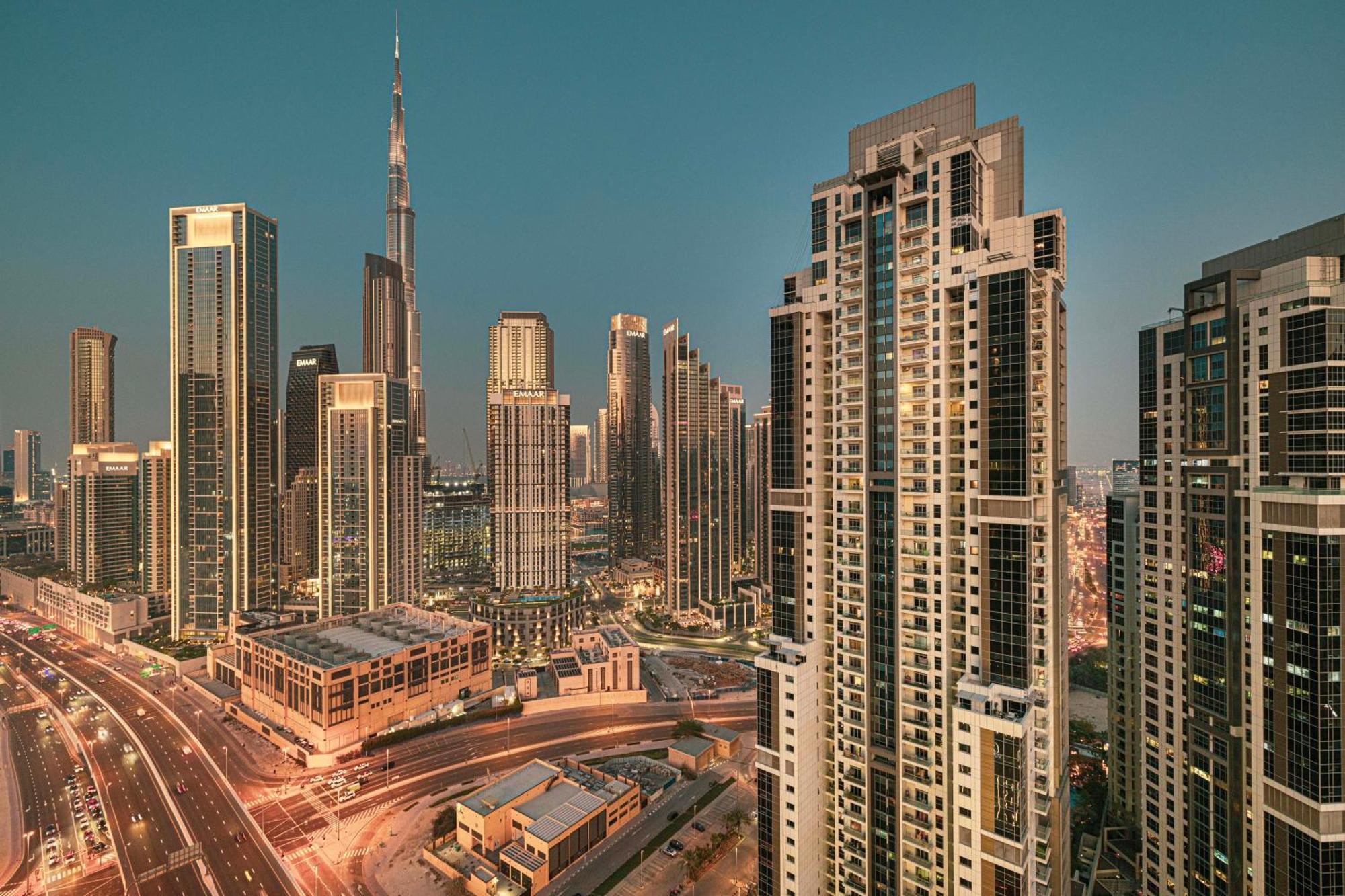 Infinity Pool & Burj Khalifa View L Luxe Paramount Dubai Exterior foto