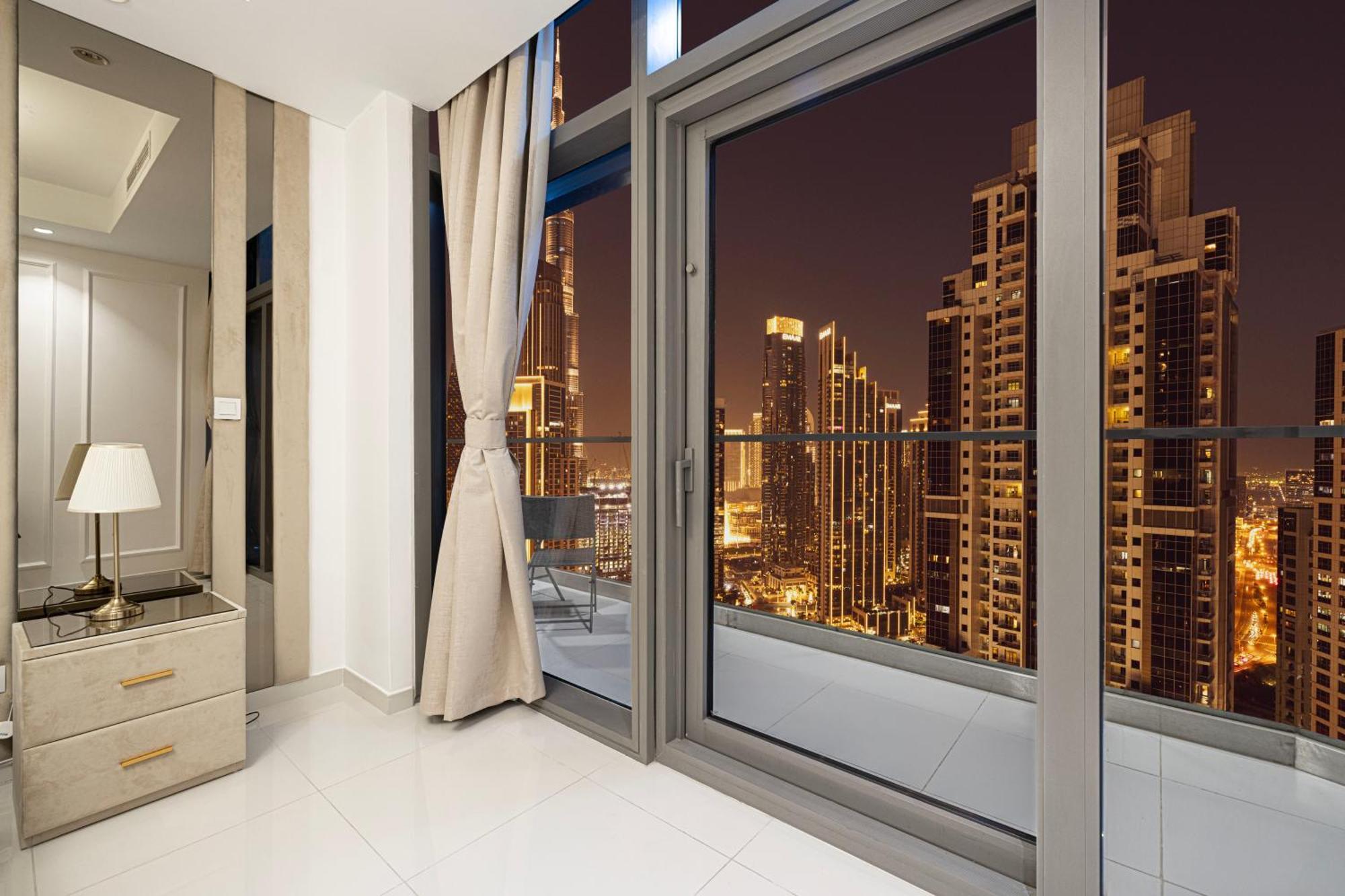Infinity Pool & Burj Khalifa View L Luxe Paramount Dubai Exterior foto
