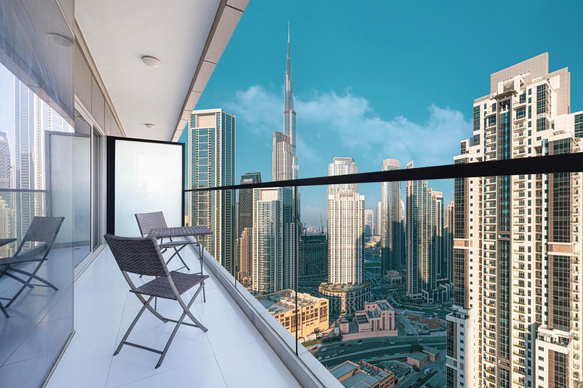 Infinity Pool & Burj Khalifa View L Luxe Paramount Dubai Exterior foto