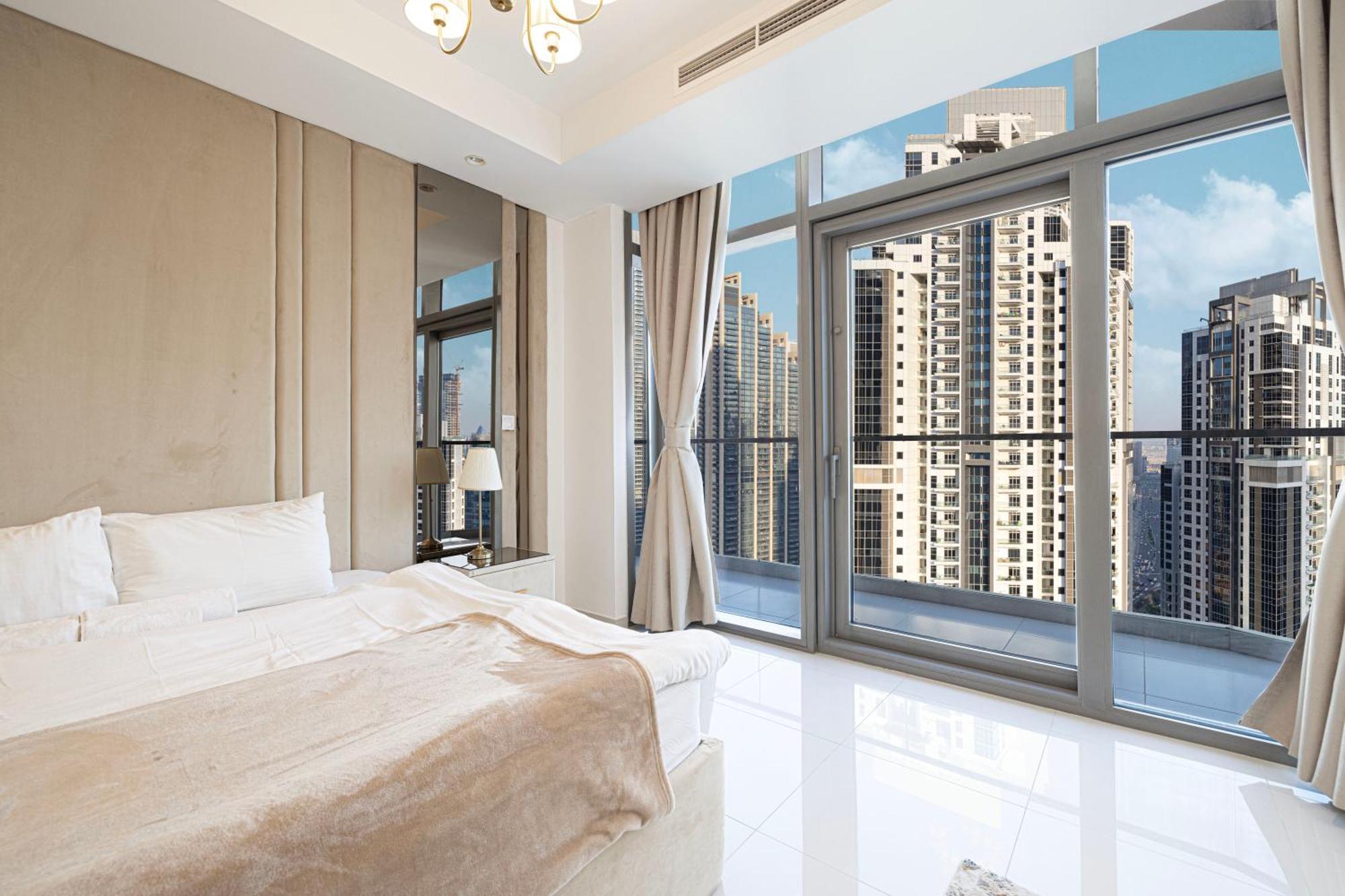 Infinity Pool & Burj Khalifa View L Luxe Paramount Dubai Exterior foto