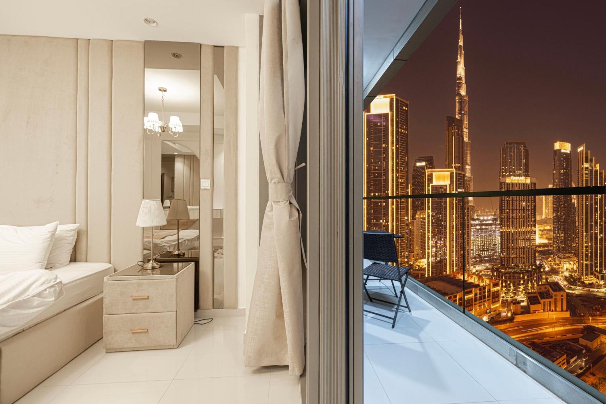 Infinity Pool & Burj Khalifa View L Luxe Paramount Dubai Exterior foto